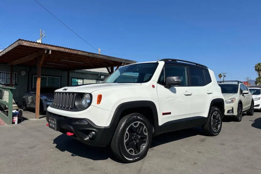 2016 Jeep Renegade Trailhawk photo 1
