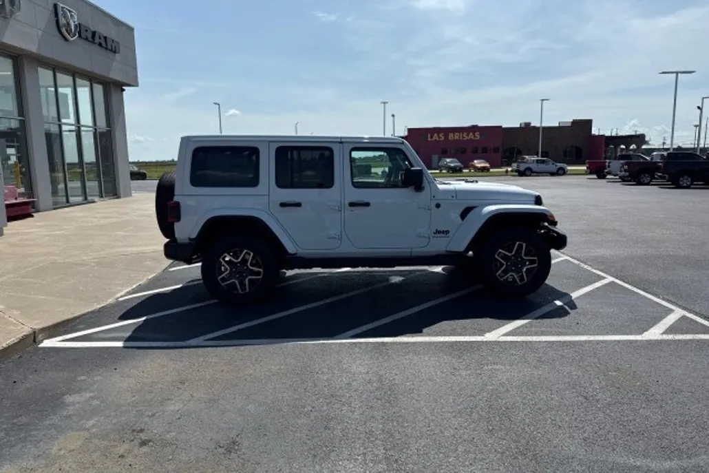 2025 Jeep Wrangler Sahara photo 1