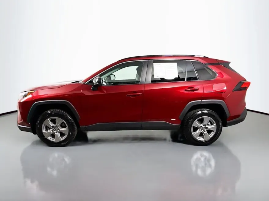 2024 Toyota RAV4 Hybrid LE photo 1