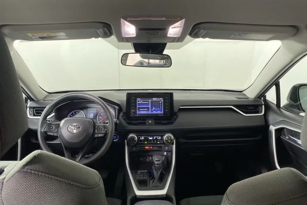 2022 Toyota RAV4 XLE photo 1