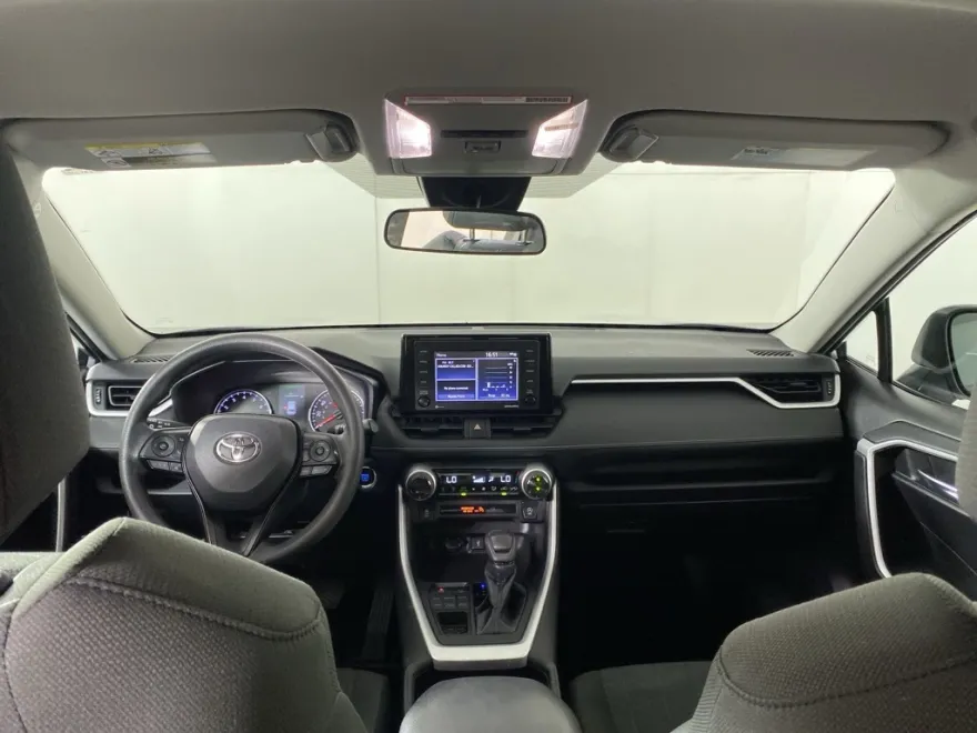 2022 Toyota RAV4 XLE photo 1