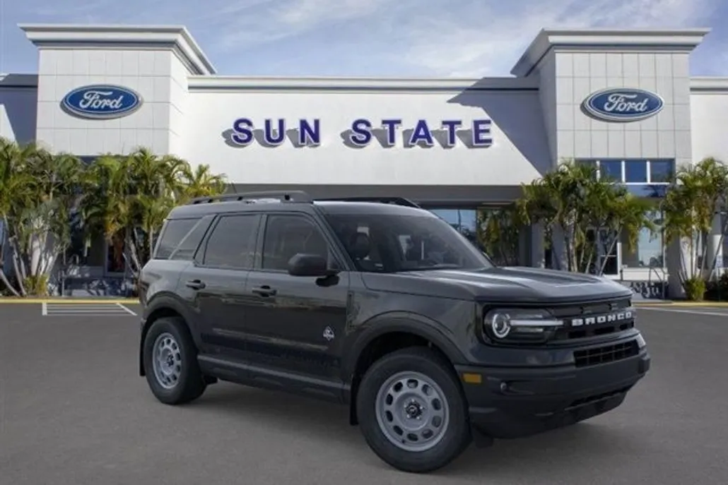 2024 Ford Bronco Sport Outer Banks photo 1
