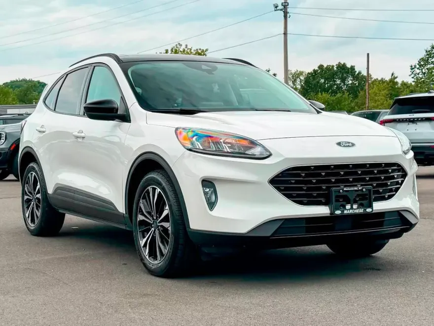 2022 Ford Escape SEL photo 1