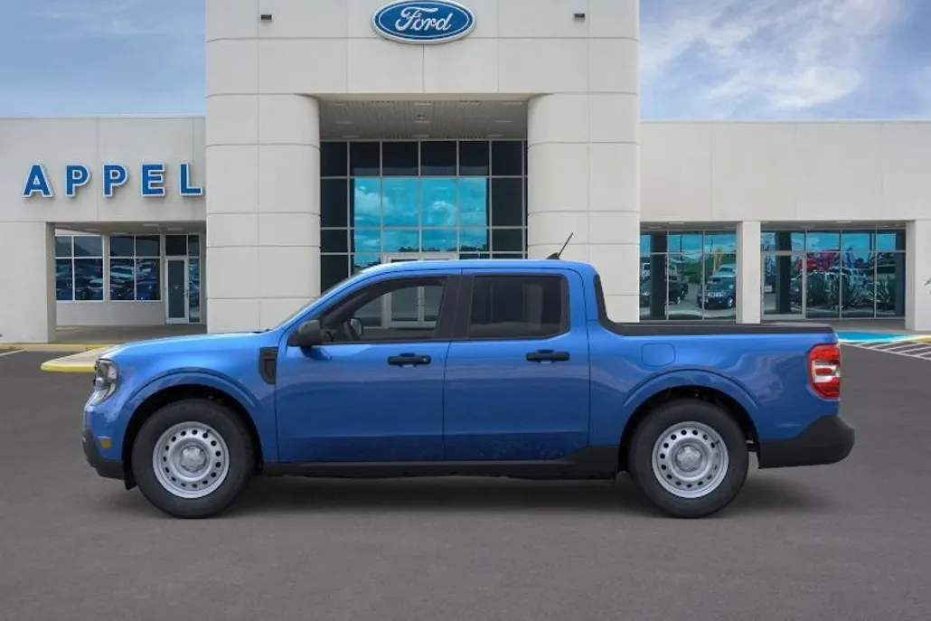 2025 Ford Maverick XL photo 1