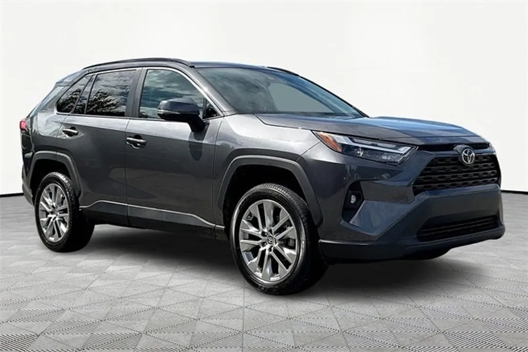 2023 Toyota RAV4 XLE Premium photo 1