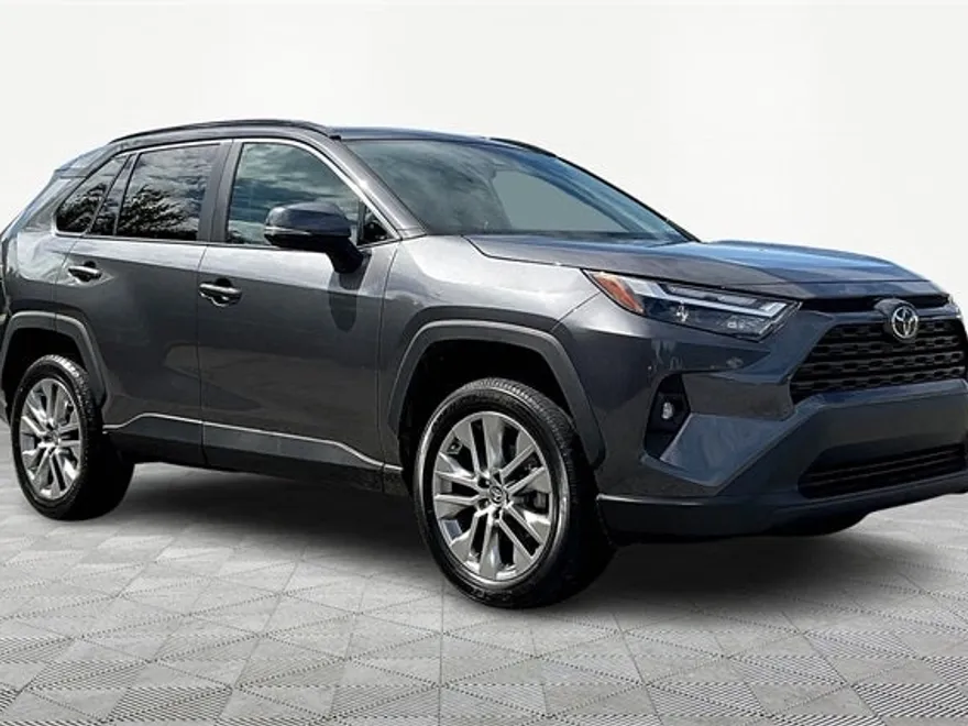 2023 Toyota RAV4 XLE Premium photo 1