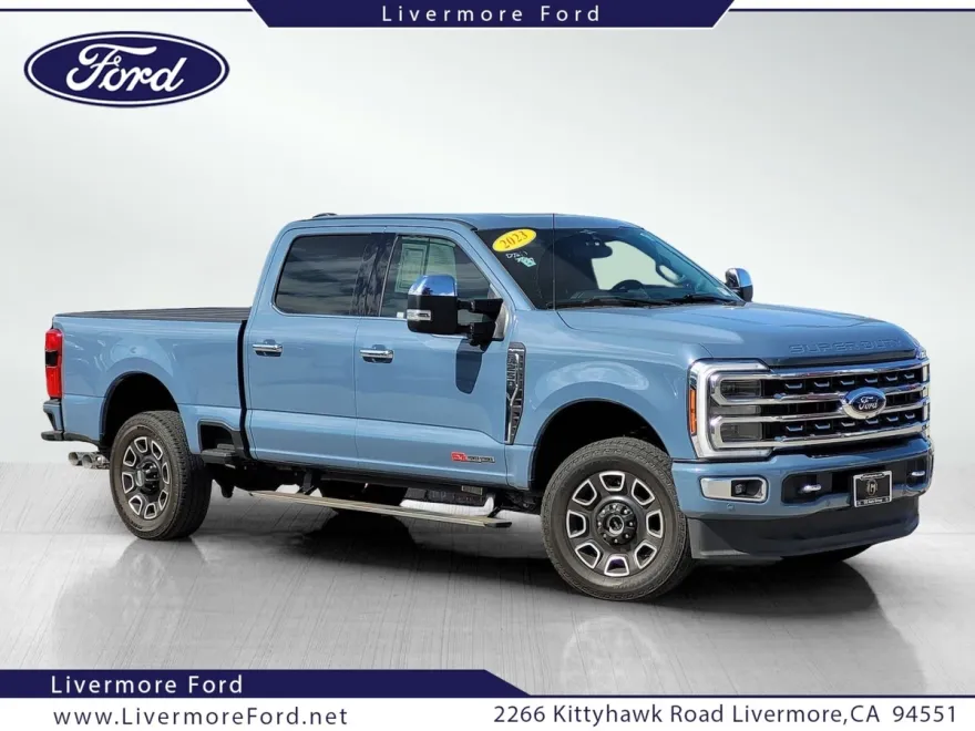 2023 Ford F-250 Platinum photo 1