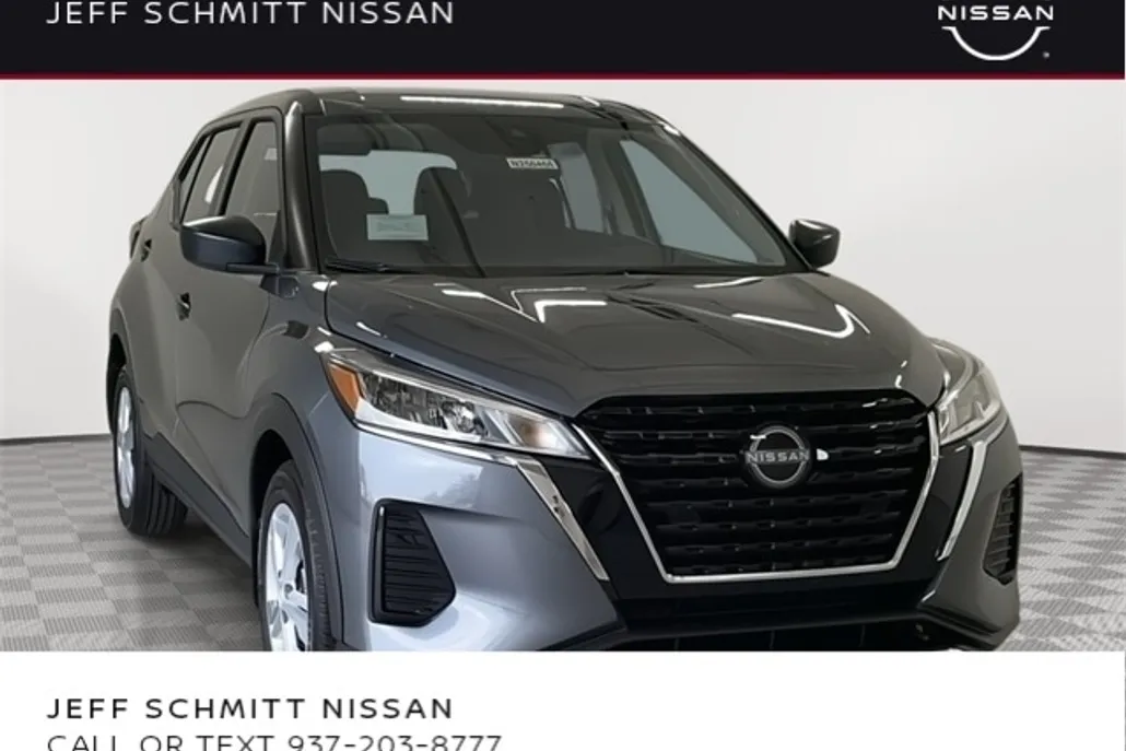 2025 Nissan Kicks Play S photo 1