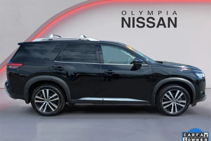 2024 Nissan Pathfinder Platinum photo 1
