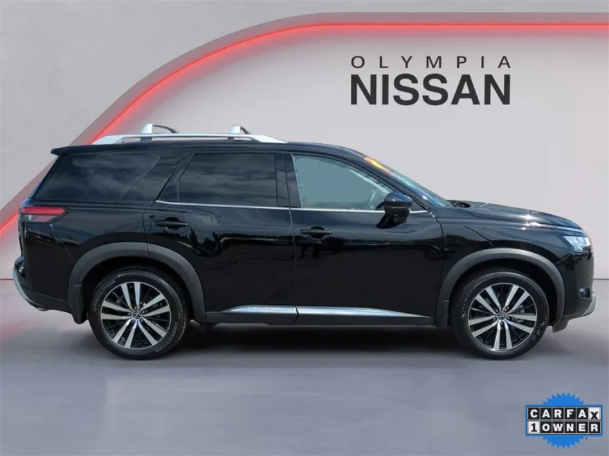 2024 Nissan Pathfinder Platinum photo 1