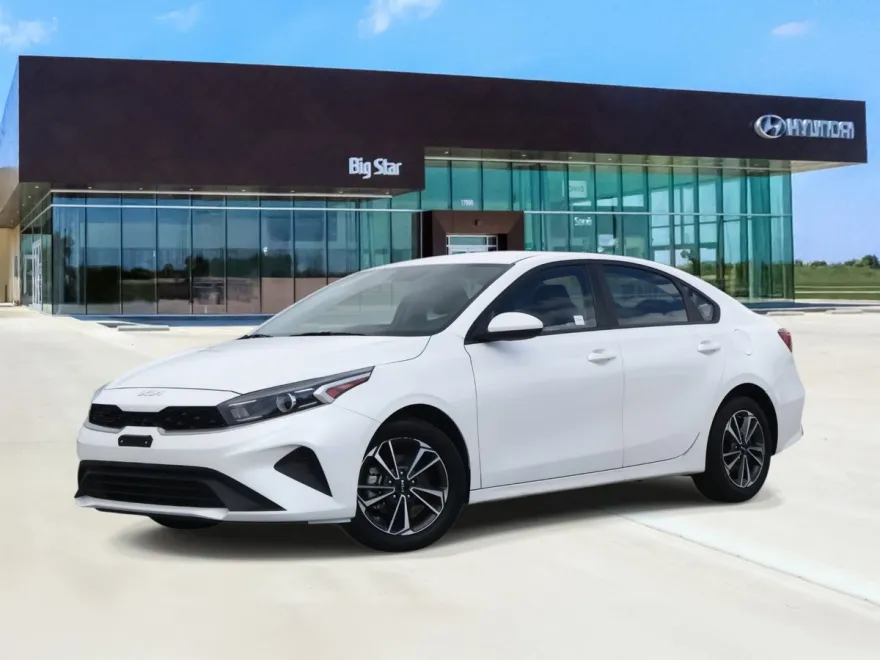 2024 Kia Forte LXS photo 1