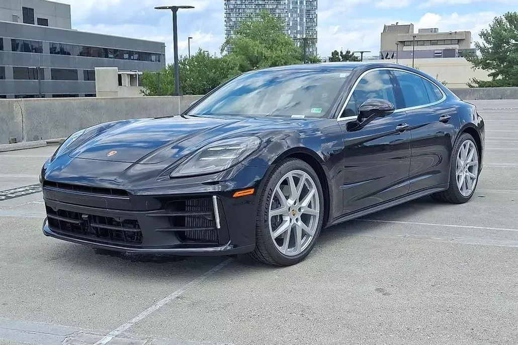 2025 Porsche Panamera Base photo 1