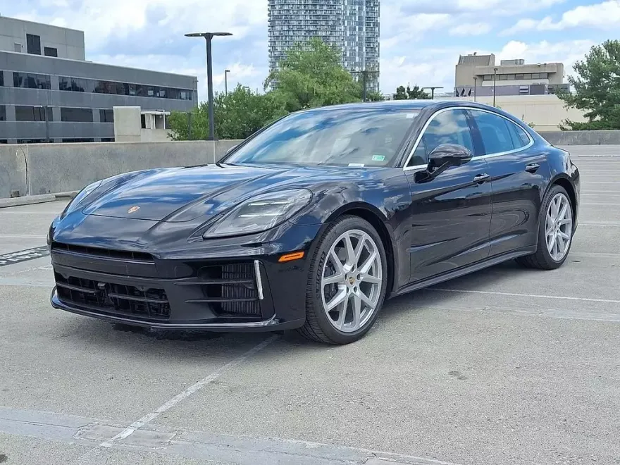 2025 Porsche Panamera Base photo 1