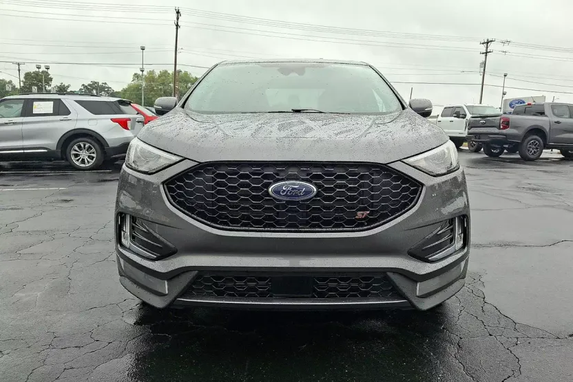 2024 Ford Edge ST photo 1