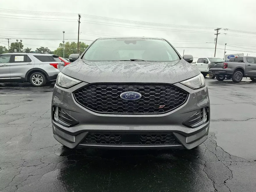 2024 Ford Edge ST photo 1