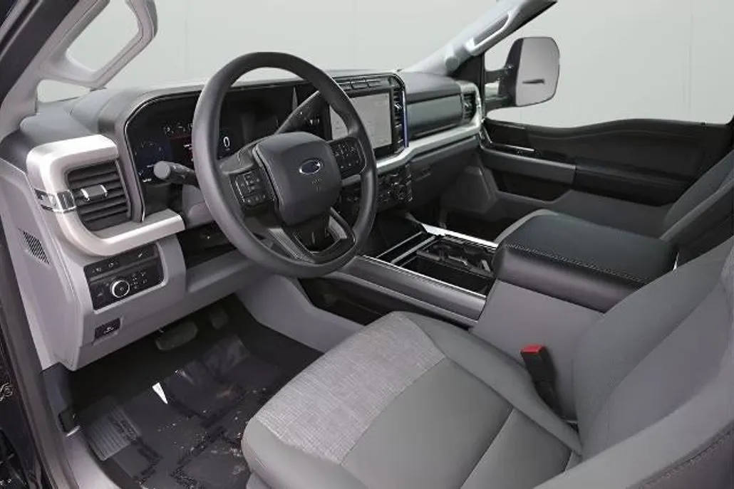 2023 Ford F-250 XLT photo 1