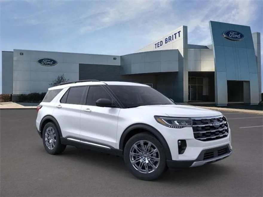 2025 Ford Explorer photo 1