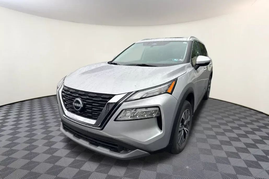 2023 Nissan Rogue SV photo 1