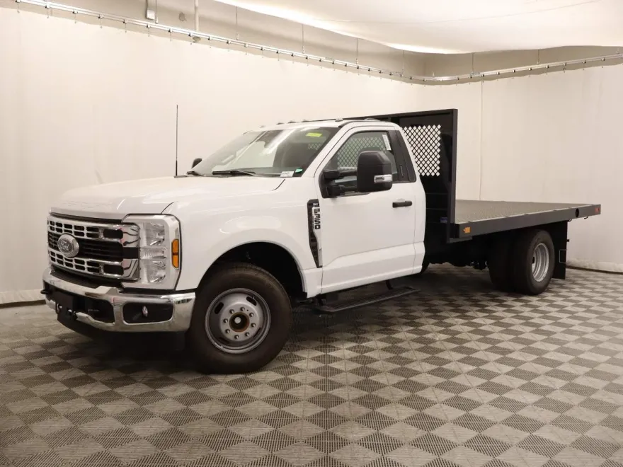 2024 Ford F-350 XLT photo 1