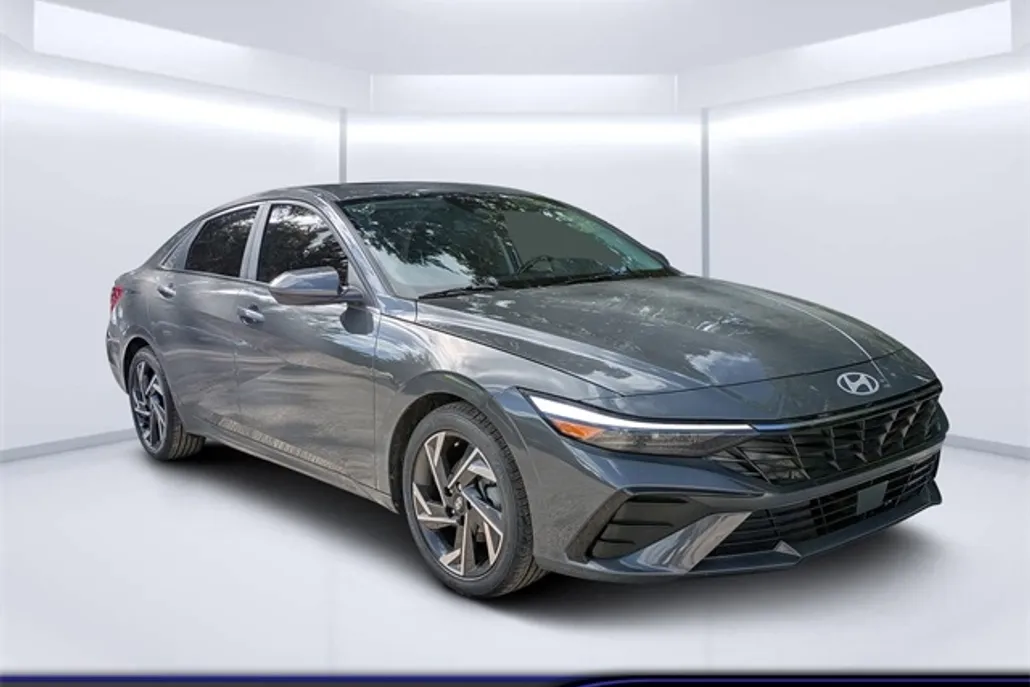 2024 Hyundai Elantra SEL Convenience photo 1