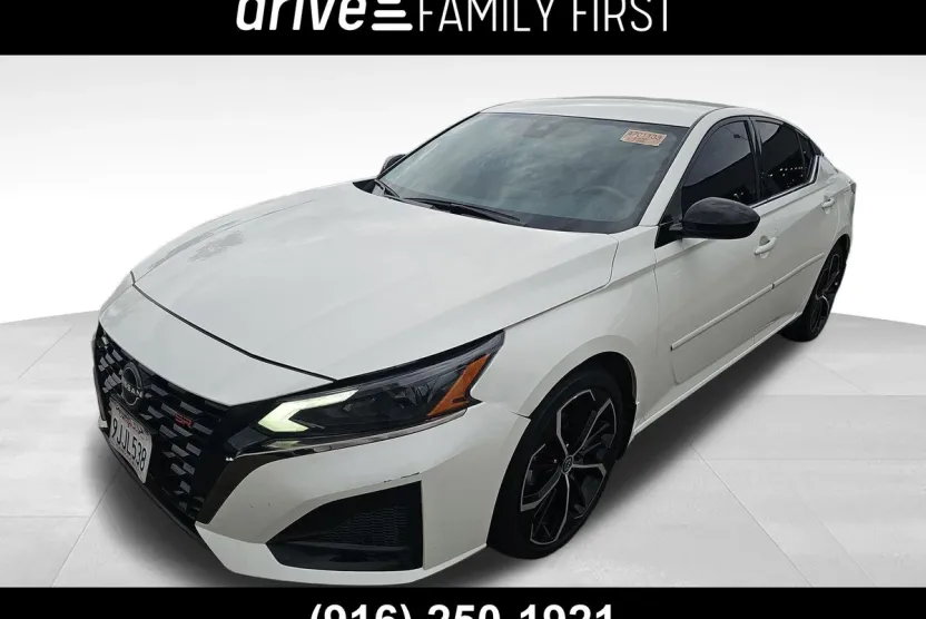 2024 Nissan Altima 2.5 SR photo 1