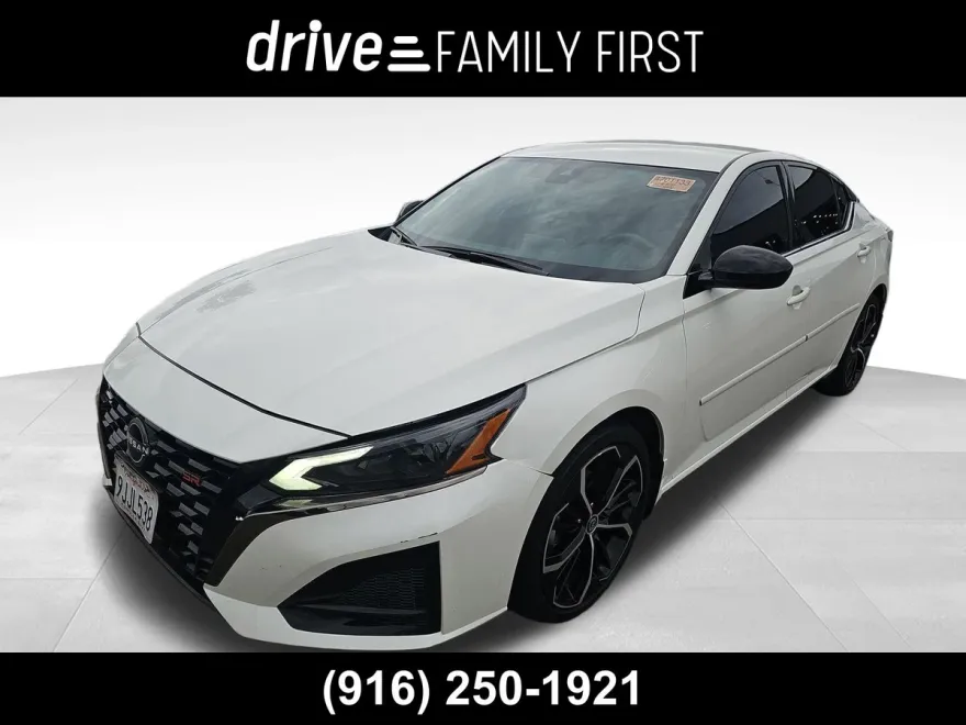 2024 Nissan Altima 2.5 SR photo 1