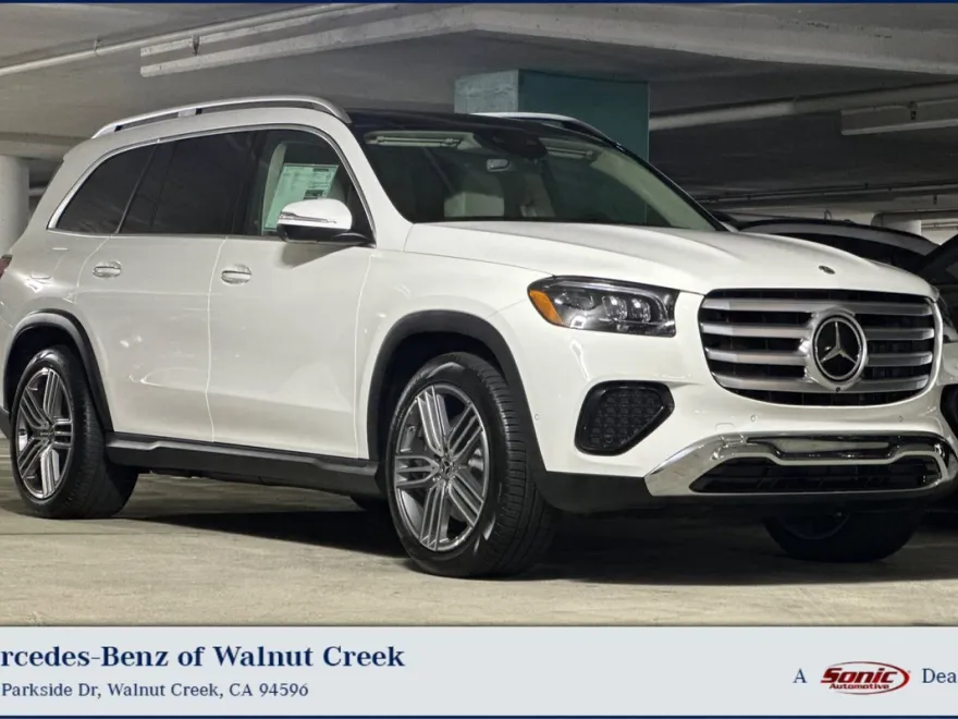 2026 Mercedes Benz GLS 450 4MATIC photo 1