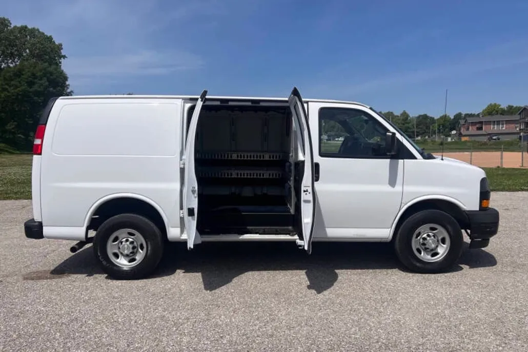 2019 Chevrolet Express 2500 Cargo Van photo 1