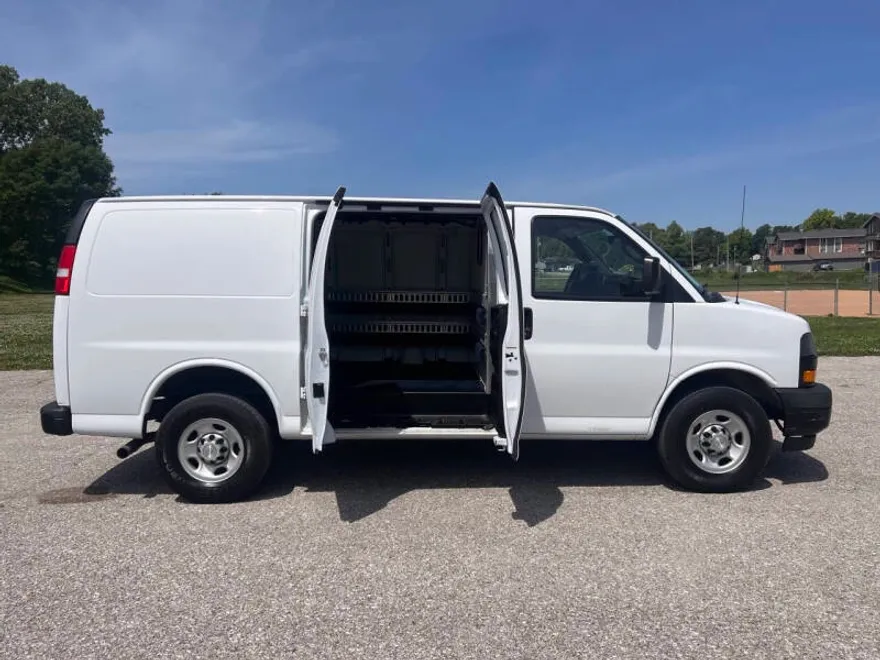 2019 Chevrolet Express 2500 Cargo Van photo 1