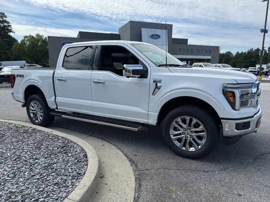 2025 Ford F-150 Lariat photo 1