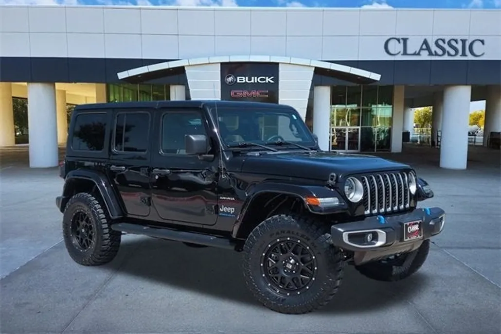 2023 Jeep Wrangler 4xe Sahara photo 1