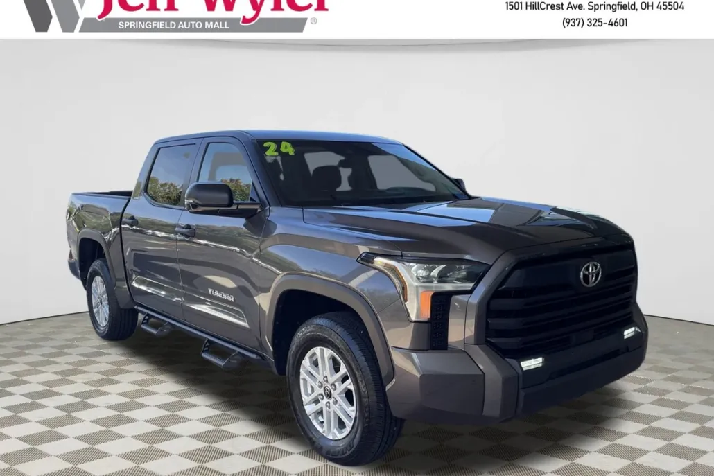 2024 Toyota Tundra SR5 CrewMax photo 1