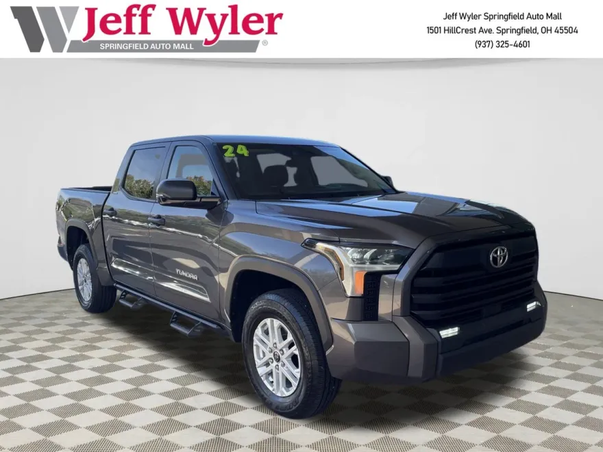2024 Toyota Tundra SR5 CrewMax photo 1