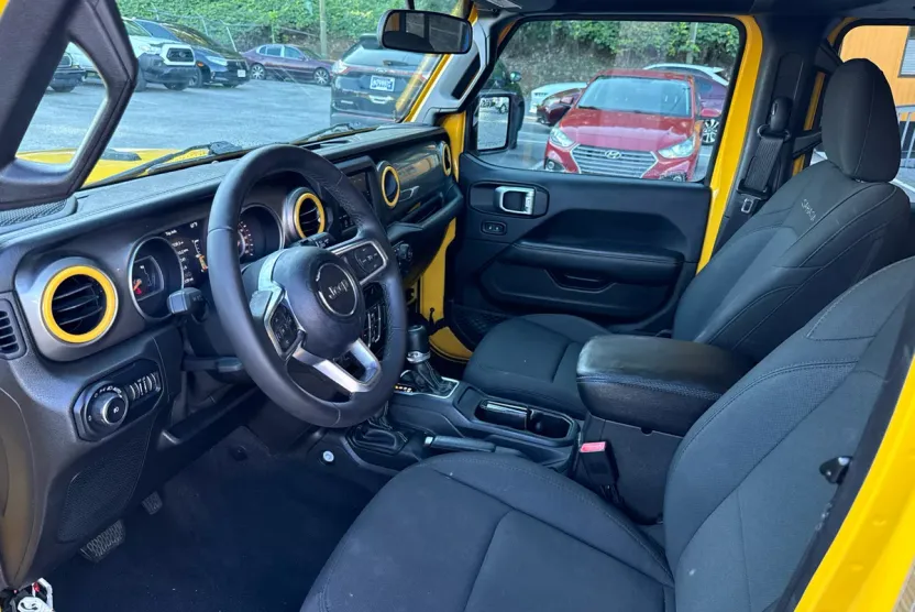 2019 Jeep Wrangler Unlimited Sahara photo 1