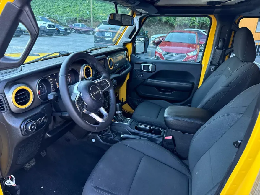 2019 Jeep Wrangler Unlimited Sahara photo 1