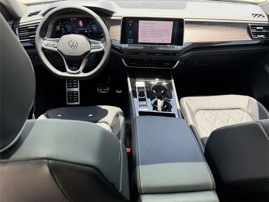 2025 Volkswagen Atlas SEL Premium R-Line photo 13