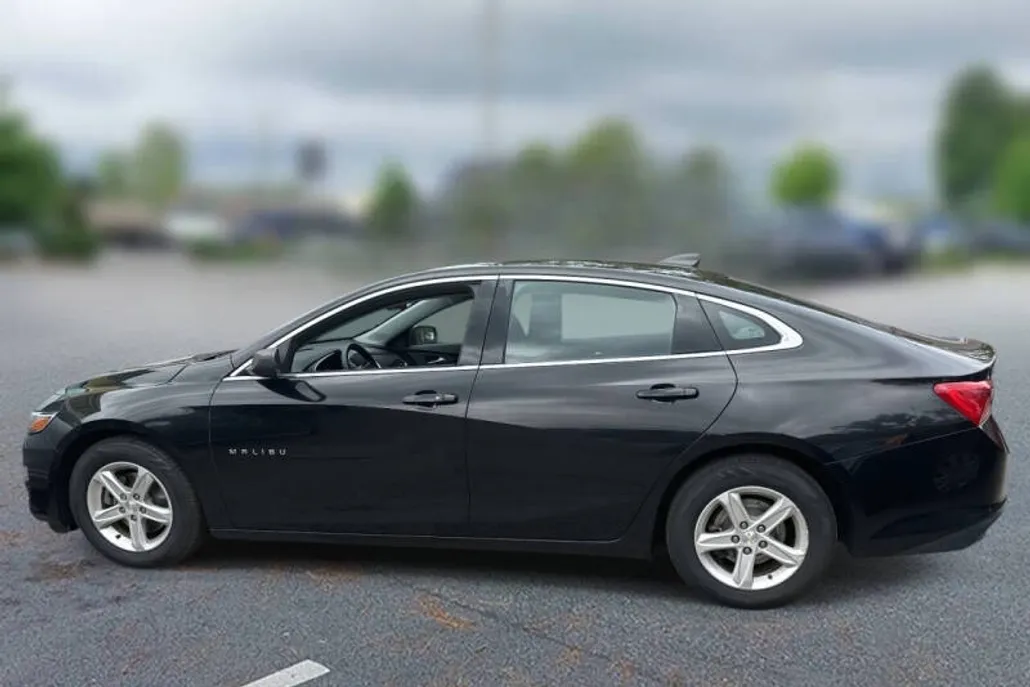 2020 Chevrolet Malibu LS photo 1