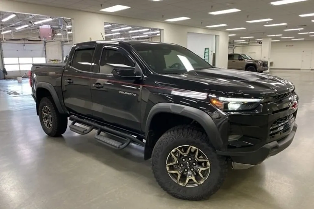 2024 Chevrolet Colorado ZR2 photo 1