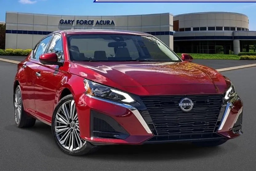 2024 Nissan Altima 2.5 SL photo 1
