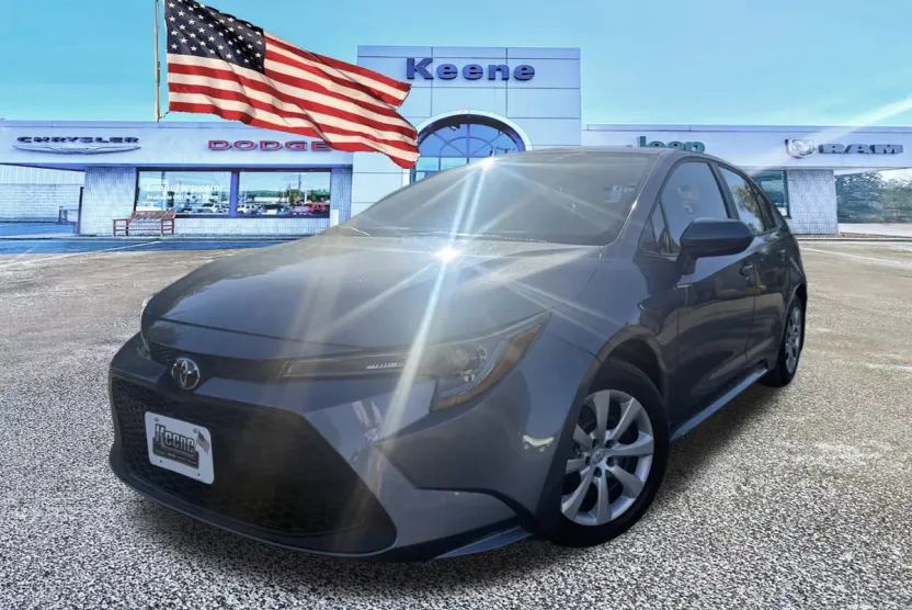 2022 Toyota Corolla LE photo 1
