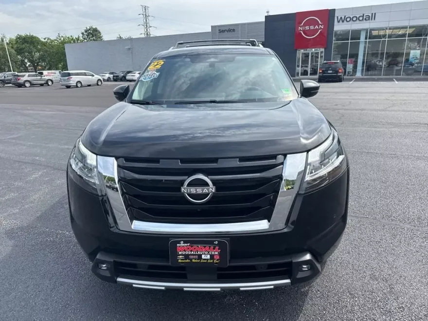 2022 Nissan Pathfinder SL photo 1