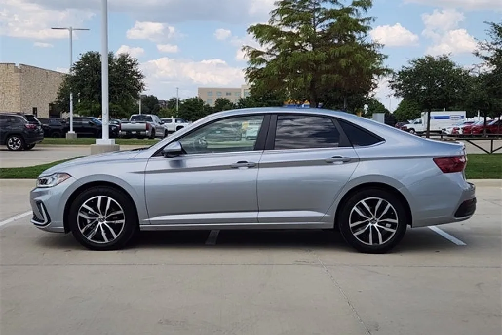 2025 Volkswagen Jetta 1.5T SE photo 1