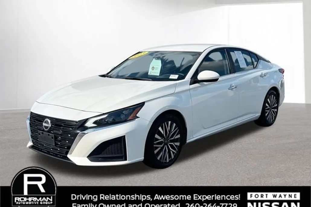 2023 Nissan Altima 2.5 SV photo 1