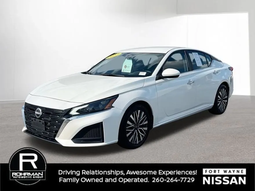2023 Nissan Altima 2.5 SV photo 1