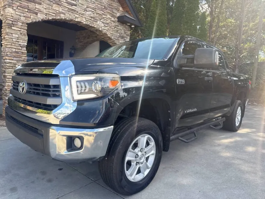 2015 Toyota Tundra SR5 Grade photo 1