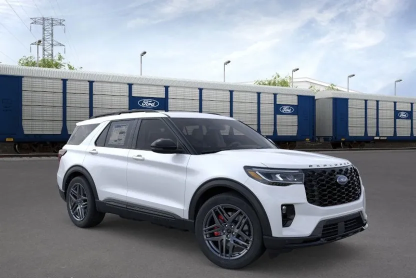 2025 Ford Explorer ST photo 1