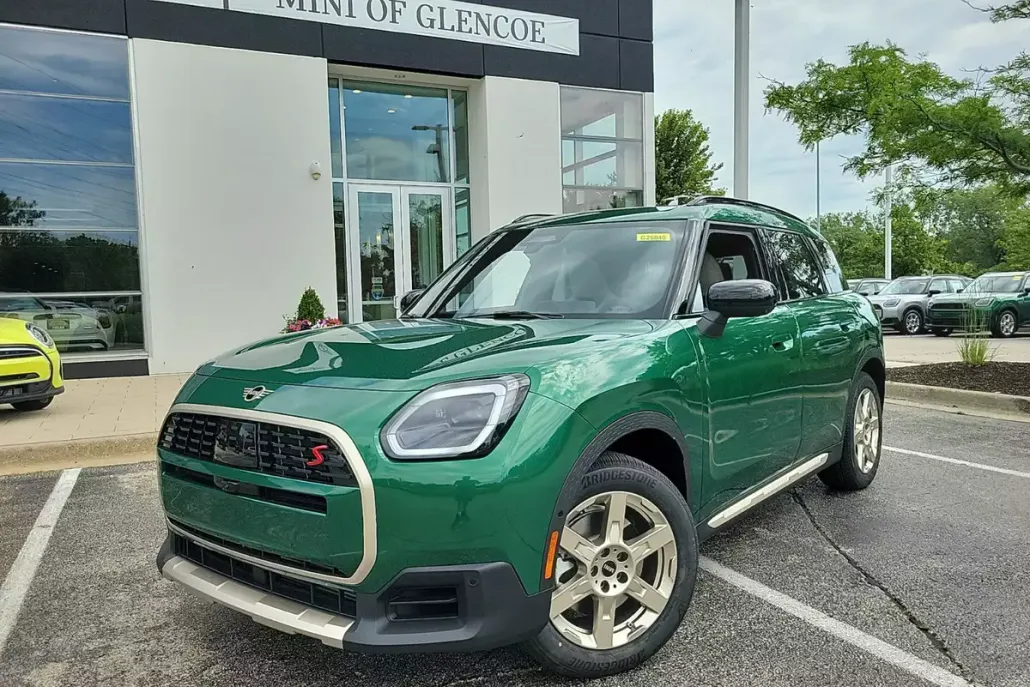2025 Mini Cooper Iconic S ALL4 photo 1