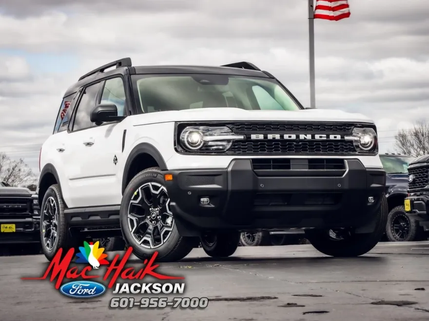2025 Ford Bronco Sport Outer Banks photo 1