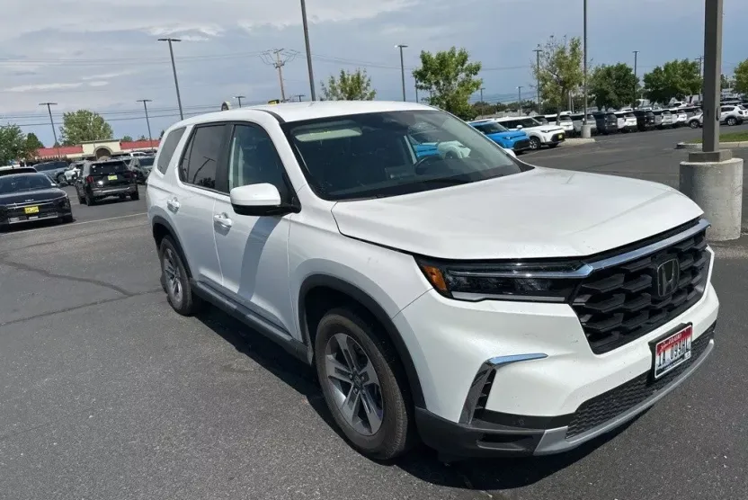 2025 Honda Pilot EX-L photo 1