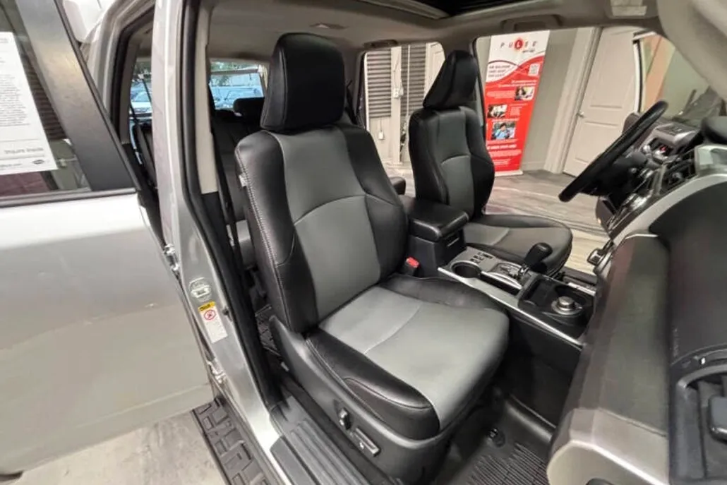2018 Toyota 4Runner SR5 Premium photo 1